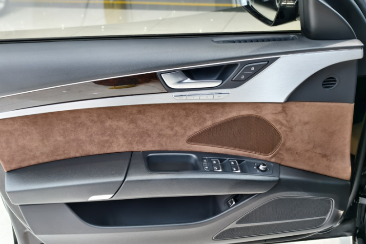 奥迪A8 2016款 A8L 45 TFSI quattro舒适型车身外观6006