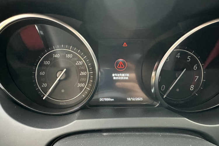 捷豹F-TYPE 2019款 2.0T 敞篷版中控内饰15