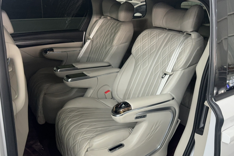 别克GL8 2022款 ES陆尊 653T 舒适型中控内饰7002