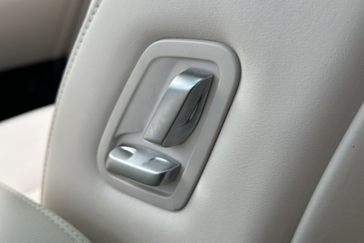 理想汽车 理想ONE 2021款 增程6座版中控内饰7007