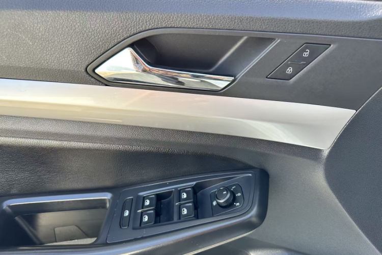 大众 宝来 2020款 1.5L 自动时尚型中控内饰7008