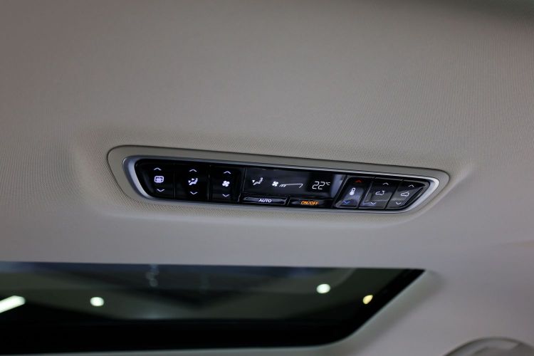 上汽大通MAXUS 大通G90 2022款 2.0T 星际七座版局部细节9003