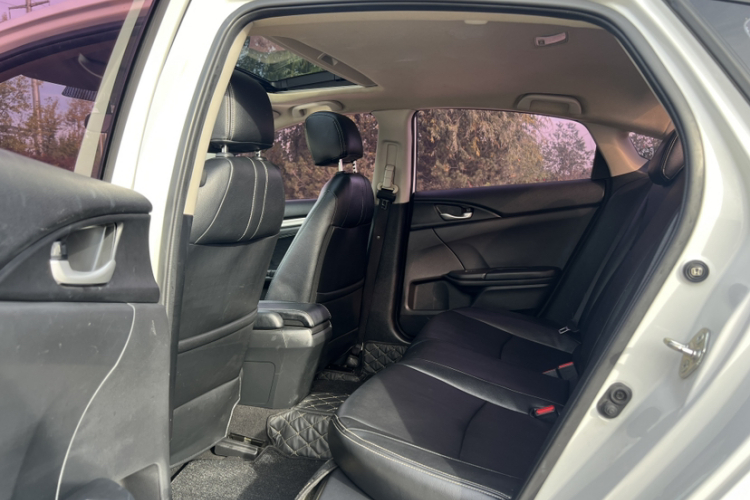 本田 思域 2016款 180TURBO CVT舒适版中控内饰7004