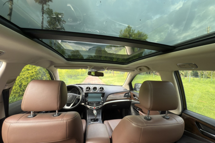 比亚迪S7 2016款 2.0T 自动尊贵型Plus中控内饰7011