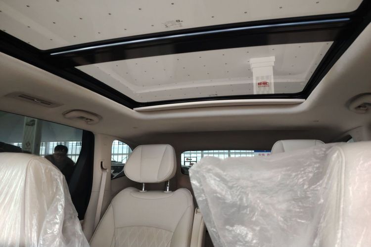 别克 昂科旗 2020款 28T 四驱Avenir艾维亚中控内饰7001