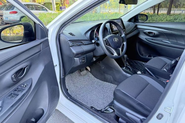 丰田 威驰 2021款 1.5L CVT创行版中控内饰7005