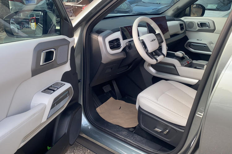 方程豹 钛3 2025款 501KM 后驱智驾Max版中控内饰7002