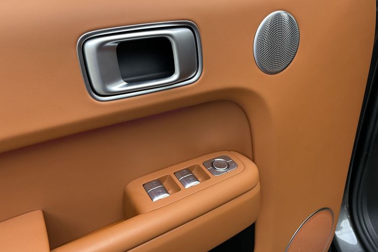 理想汽车 理想L9 2022款 Max中控内饰7006