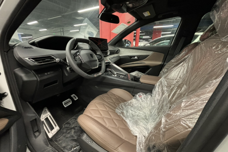 标致5008 2025款 豪华版中控内饰7003