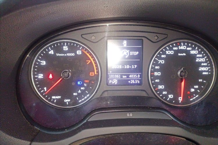 奥迪A3 2017款 Sportback 35 TFSI 进取型中控内饰15