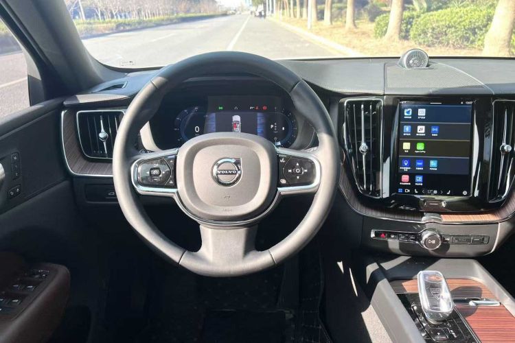 沃尔沃XC60 2024款 B5 四驱智远豪华版中控内饰7001