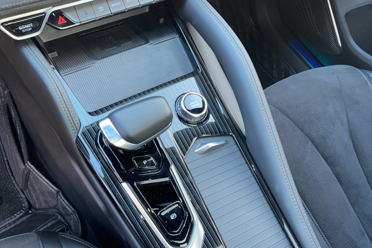 吉利汽车 星越L 2024款 2.0TD 高功自动两驱天际版局部细节18