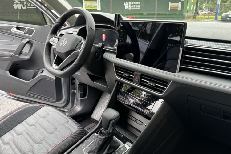 大众 途观L新能源 2023款 430PHEV 插电混动旗舰版中控内饰7001