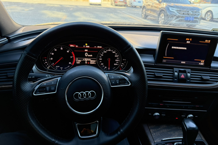 奥迪A6L 2018款 30周年年型 45 TFSI quattro 运动型中控内饰7007