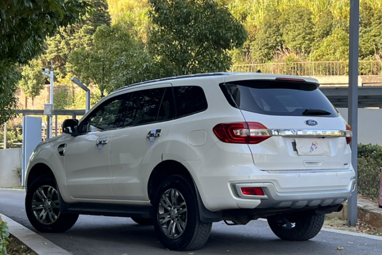 福特 撼路者 2016款 2.0T 汽油自动四驱旗舰版车身外观6002