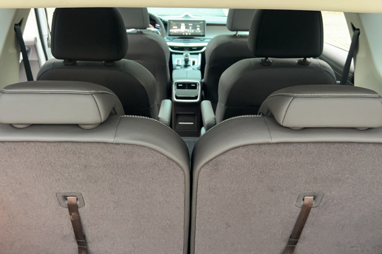 吉利汽车 嘉际 2021款 1.8TD DCT豪华型中控内饰7008