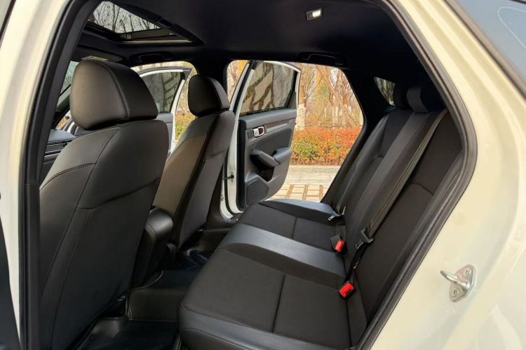 本田 思域 2022款 240TURBO CVT燃动版局部细节22