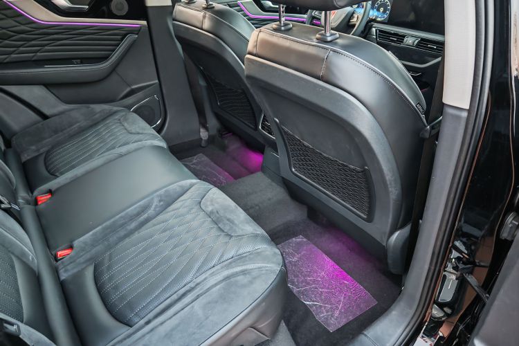 红旗HS5 2022款 改款 2.0T 智联旗享版中控内饰7003