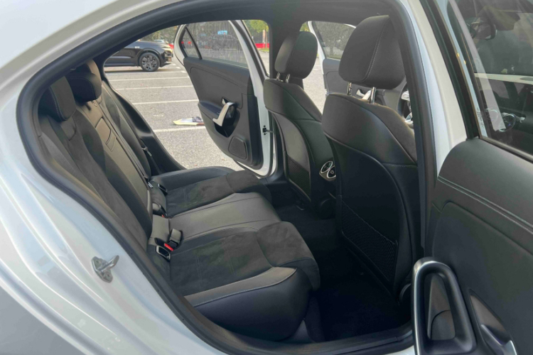 奔驰A级 2022款 改款三 A 200 L 运动轿车时尚型中控内饰7007