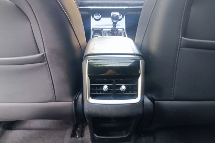 奇瑞 瑞虎8 2019款 1.5TCI 手动精英型中控内饰7006