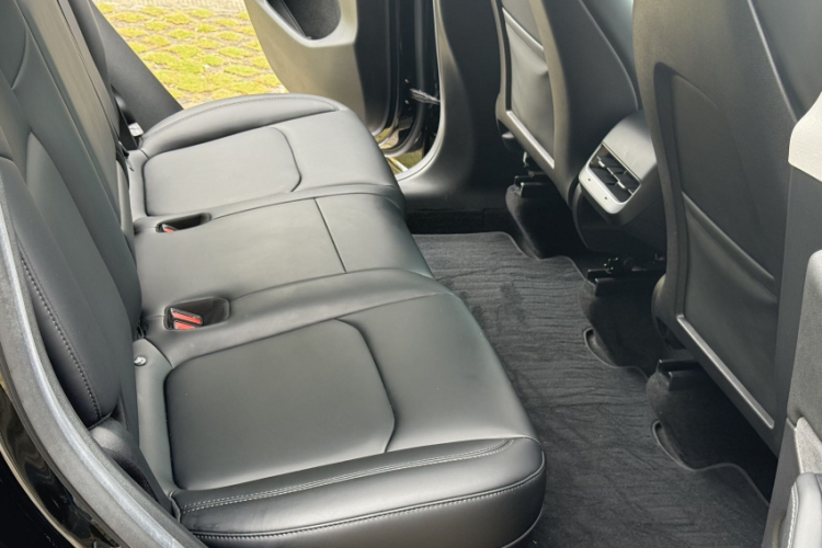 特斯拉 Model Y 2022款 改款 后轮驱动版局部细节9006