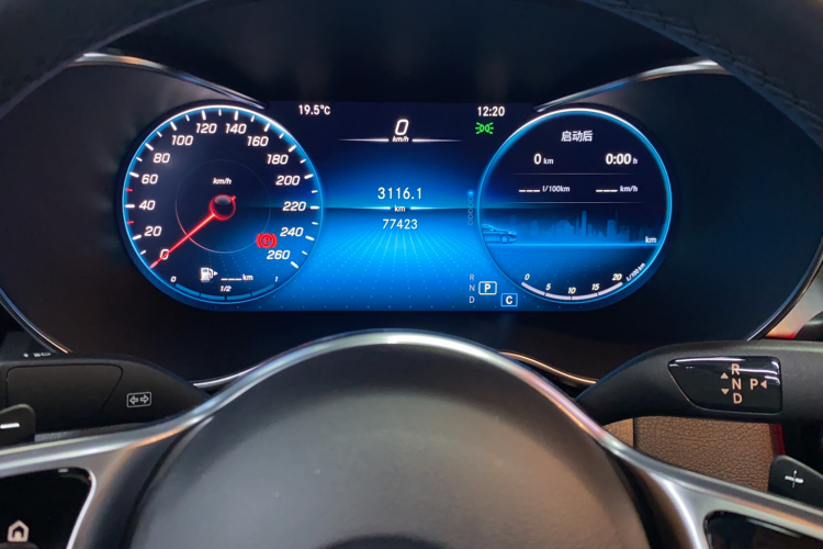 奔驰GLC轿跑 2021款 GLC 260 4MATIC 轿跑SUV中控内饰15