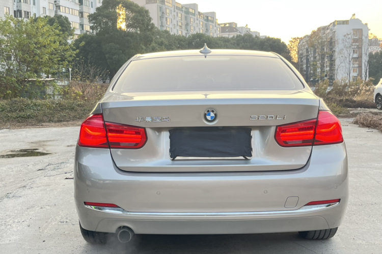 宝马3系 2016款 320Li 时尚型车身外观6004