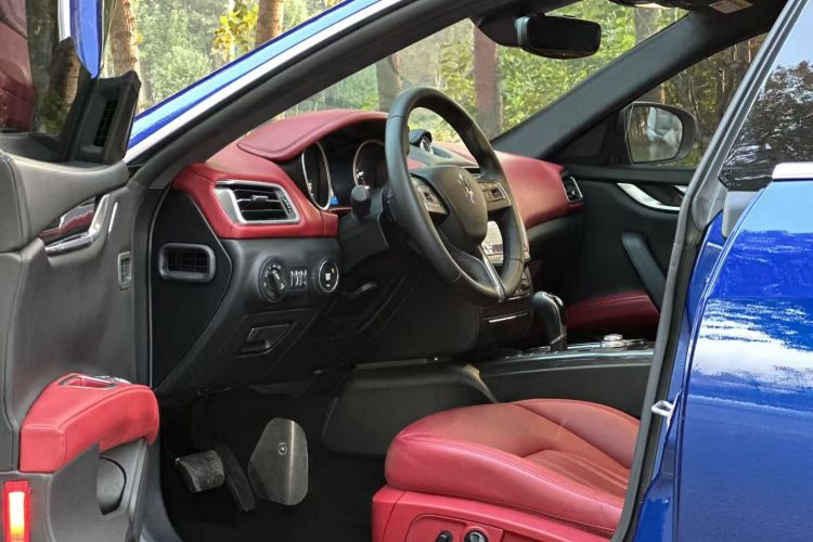 玛莎拉蒂 Ghibli 2017款 3.0T 标准版中控内饰7011