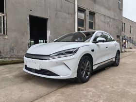 比亚迪 秦L 2025款 EV 545KM超越型