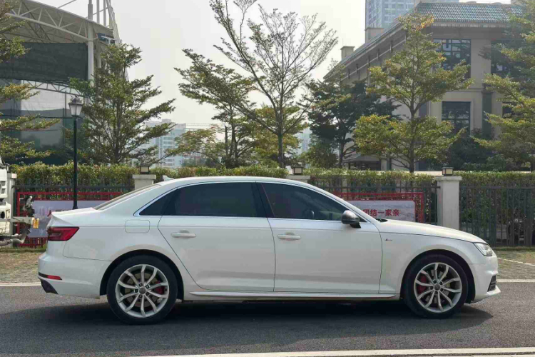 奥迪A4L 2018款 30周年年型 45 TFSI quattro 个性运动版车身外观6008