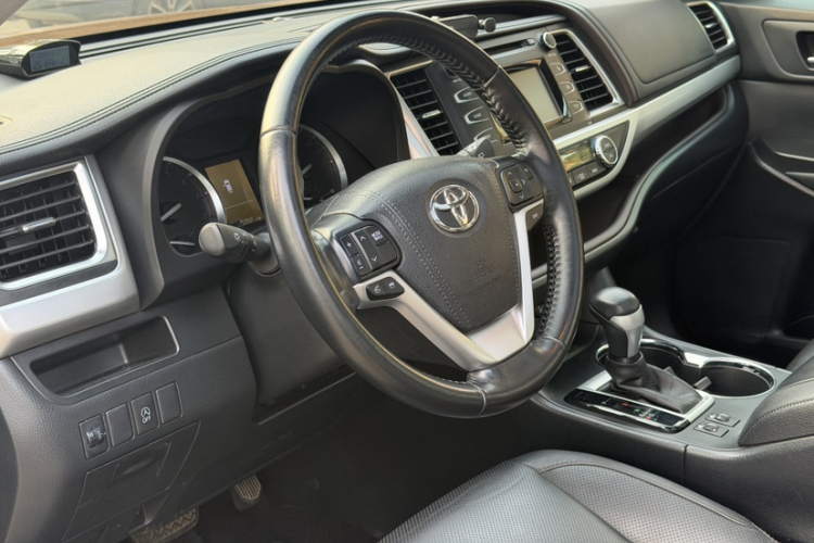 丰田 汉兰达 2017款 2.0T 四驱豪华版 7座中控内饰7008