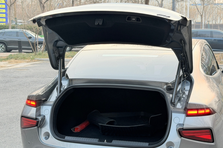 小鹏P7 2020款 586E局部细节23