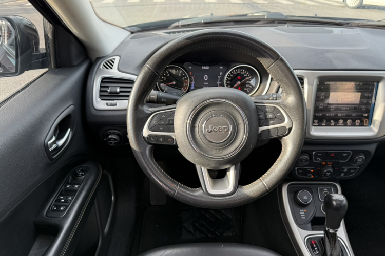 Jeep 指南者 2017款 200T 自动家享四驱版局部细节13