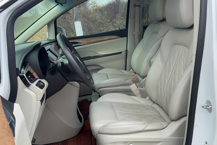 别克GL8 2018款 ES 28T 舒适型 国VI局部细节19