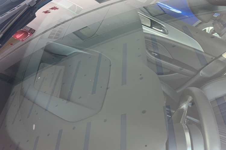 红旗H5 2023款 1.5T HEV智联旗领版中控内饰7004