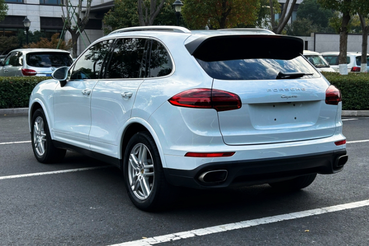 保时捷 2016款 Cayenne Platinum Edition 3.0T车身外观6005
