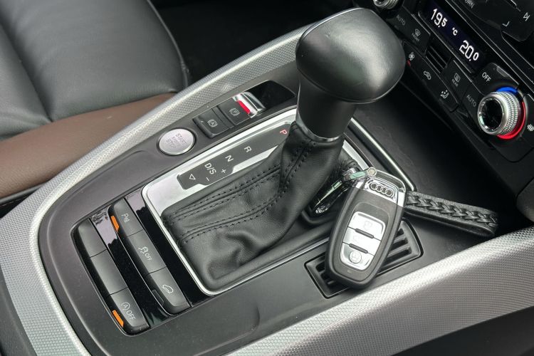 奥迪Q5 2018款 典藏版 40 TFSI 技术型中控内饰7004