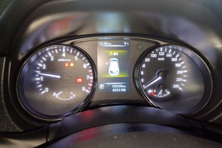 日产 逍客 2016款 2.0L CVT精英版中控内饰15