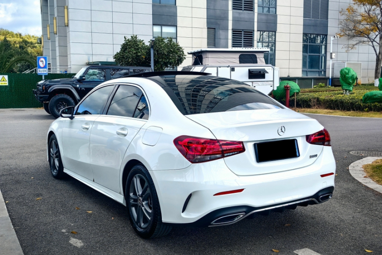 奔驰A级 2020款 改款 A 180 L 运动轿车特殊配置车身外观6002