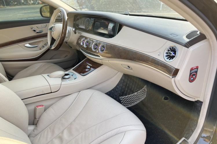 奔驰S级 2014款 S 400 L HYBRID中控内饰7002