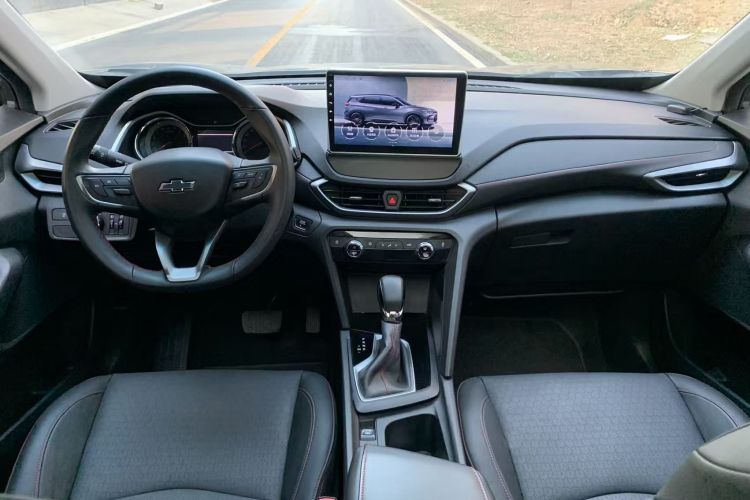 雪佛兰 沃兰多 2018款 Redline 530T 自动纵享版（5+2款） 国V中控内饰7003