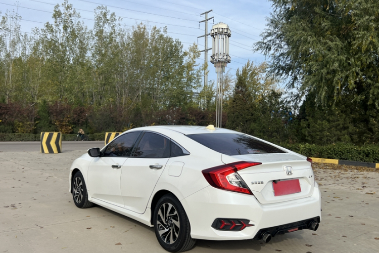 本田 思域 2016款 180TURBO CVT舒适版车身外观6005