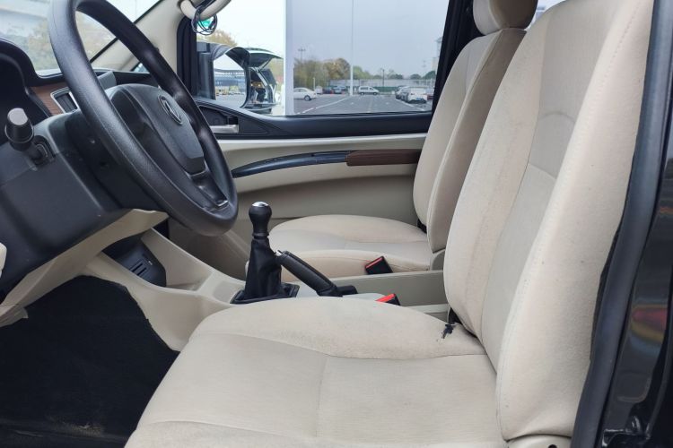 东风风行 菱智 2020款 M5L 1.6L 实用型中控内饰7009