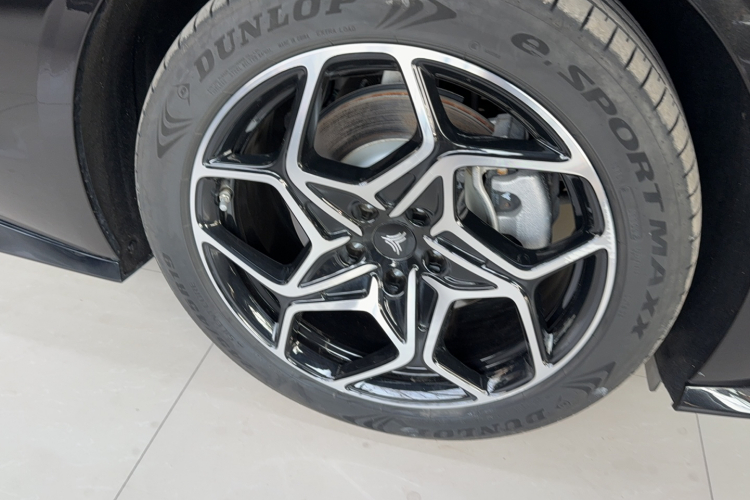 哪吒汽车 哪吒GT 2023款 560 Lite车身外观6002