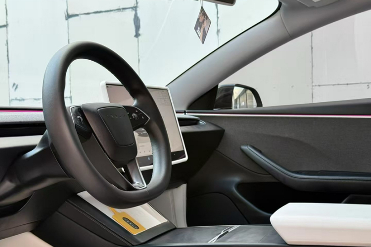 特斯拉 Model 3 2023款 后轮驱动版车身外观6001