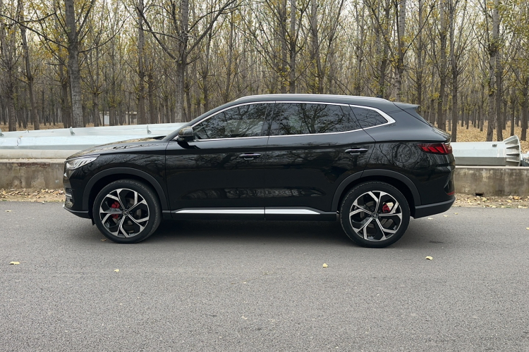 比亚迪 宋PLUS 2020款 1.5T 自动旗舰PLUS车身外观6005