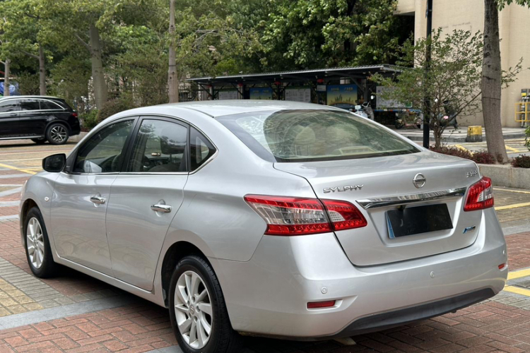 日产 轩逸 2012款 1.6XL CVT豪华版车身外观6006