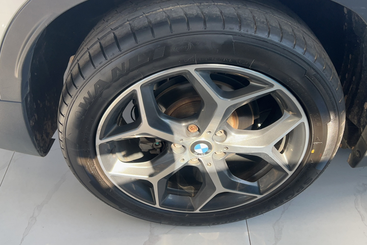 宝马X1 2016款 sDrive20Li 豪华型局部细节9014