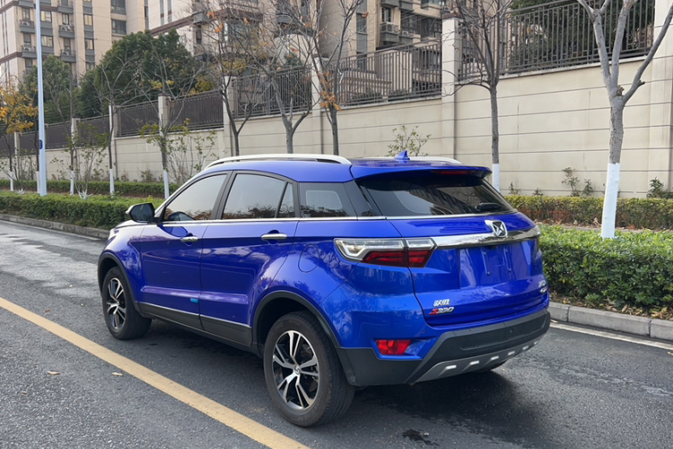 江铃 驭胜S330 2016款 1.5L GTDi 自动两驱尊贵版车身外观6007