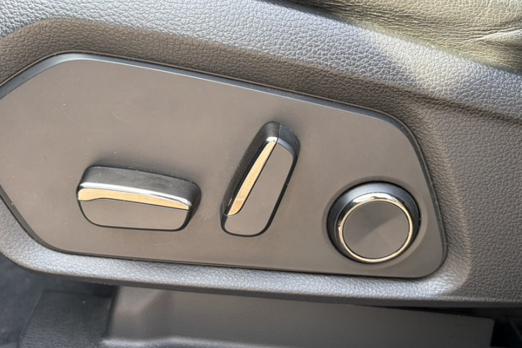 蔚来ES6 2019款 420KM 运动版中控内饰7009